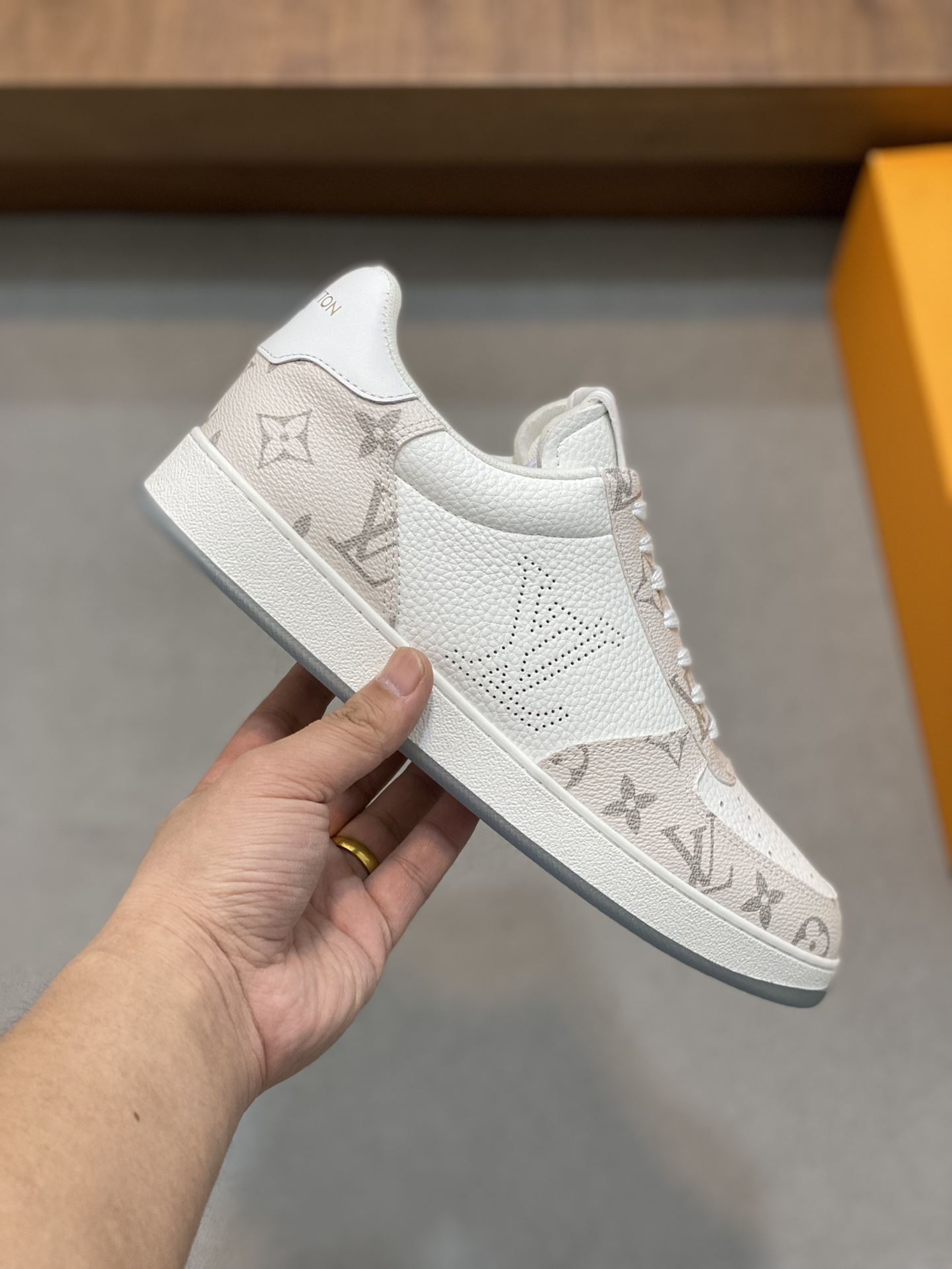 Louis Vuitton Low Shoes